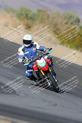 media/Dec-18-2022-SoCal Trackdays (Sun) [[8099a50955]]/Turn 10 (140pm)/